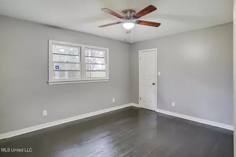 Bedroom - 390 Northside Cir, Jackson, MS 39206 photo 7 of 8