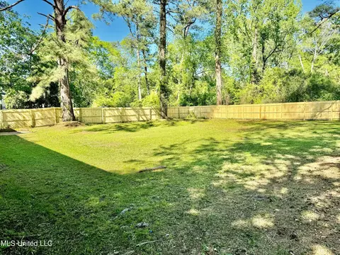Exterior - 390 Northside Cir, Jackson, MS 39206 photo 1 of 4