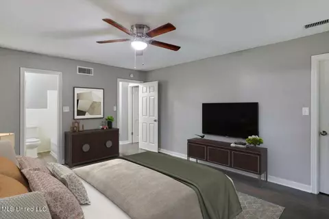 Bedroom - 390 Northside Cir, Jackson, MS 39206 photo 1 of 8