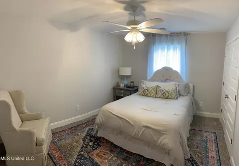 Bedroom - 702 Dudley Dr, Hernando, MS 38632 photo 10 of 11