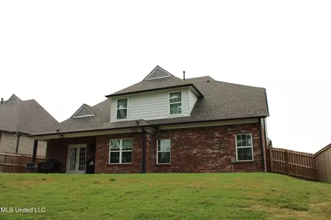 Exterior - 702 Dudley Dr, Hernando, MS 38632 photo 2 of 4