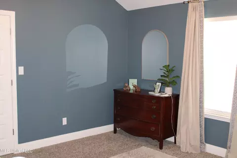 Bedroom - 702 Dudley Dr, Hernando, MS 38632 photo 7 of 11
