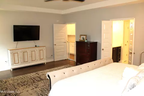 Bedroom - 702 Dudley Dr, Hernando, MS 38632 photo 3 of 11