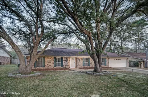 124 Long Meadow Rd, Brandon, MS 39042