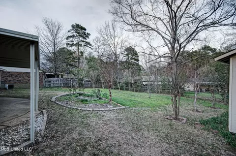 Exterior - 124 Long Meadow Rd, Brandon, MS 39042 photo 5 of 7