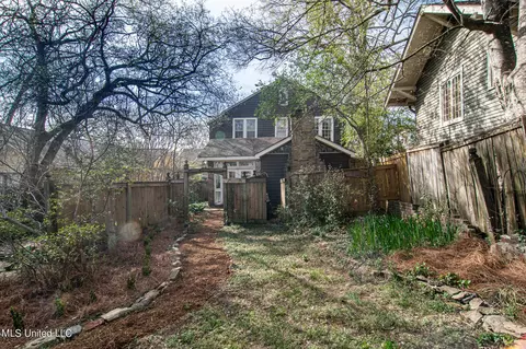 Exterior - 814 Fairview St, Jackson, MS 39202 photo 13 of 15