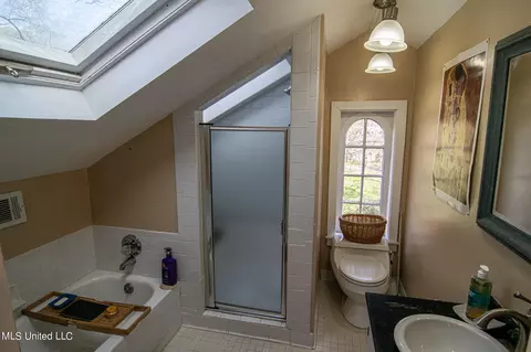 Bath - 814 Fairview St, Jackson, MS 39202 photo 7 of 7