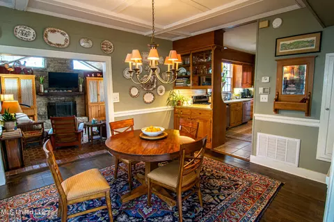 Dining - 814 Fairview St, Jackson, MS 39202 photo 2 of 3