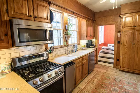Kitchen - 814 Fairview St, Jackson, MS 39202 photo 2 of 4