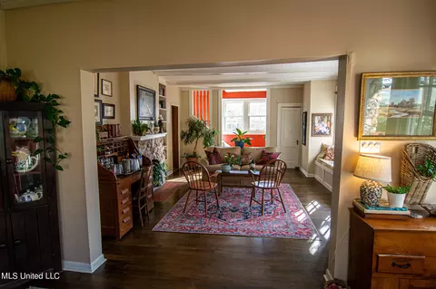 Dining - 814 Fairview St, Jackson, MS 39202 photo 1 of 3