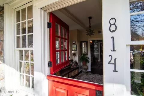 Exterior - 814 Fairview St, Jackson, MS 39202 photo 7 of 15