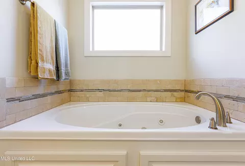 Bath - 238 Bellamy Ct, Flowood, MS 39232 photo 5 of 7