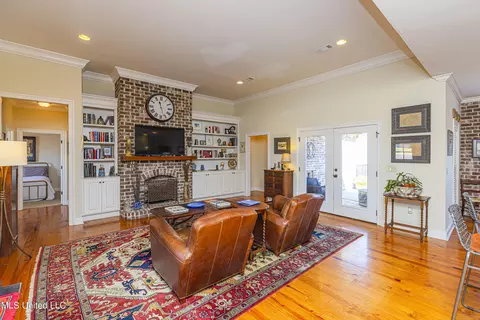 Living - 238 Bellamy Ct, Flowood, MS 39232 photo 3 of 4