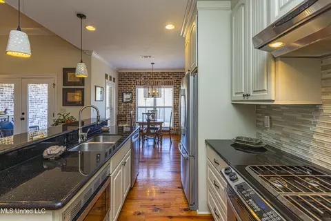 Kitchen - 238 Bellamy Ct, Flowood, MS 39232 photo 2 of 6