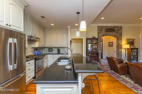 Kitchen - 238 Bellamy Ct, Flowood, MS 39232 photo 3 of 6