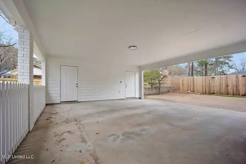 Exterior - 5460 Briarfield Rd, Jackson, MS 39211 photo 3 of 6
