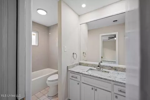 Bath - 5460 Briarfield Rd, Jackson, MS 39211 photo 5 of 6