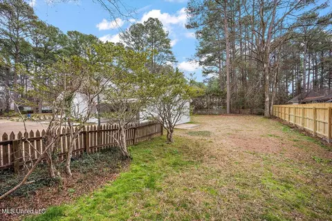Exterior - 5460 Briarfield Rd, Jackson, MS 39211 photo 5 of 6