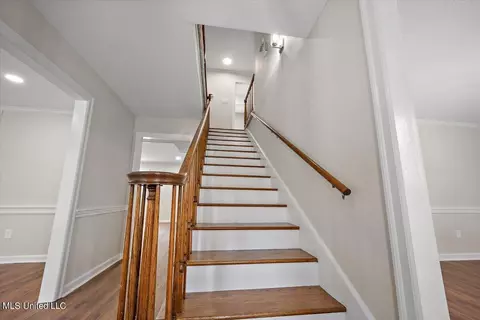 Entry Way - 5460 Briarfield Rd, Jackson, MS 39211 photo 3 of 4