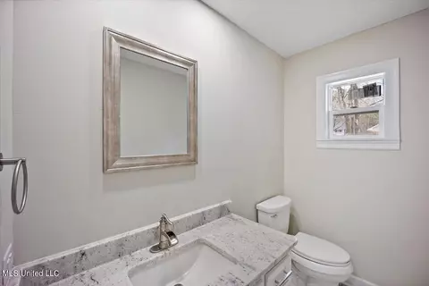 Bath - 5460 Briarfield Rd, Jackson, MS 39211 photo 6 of 6