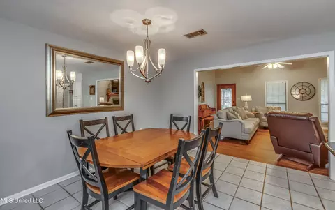 Dining - 102 Ditto Cir, Brandon, MS 39042 photo 2 of 3