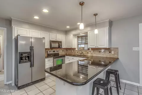 Kitchen - 102 Ditto Cir, Brandon, MS 39042 photo 1 of 6