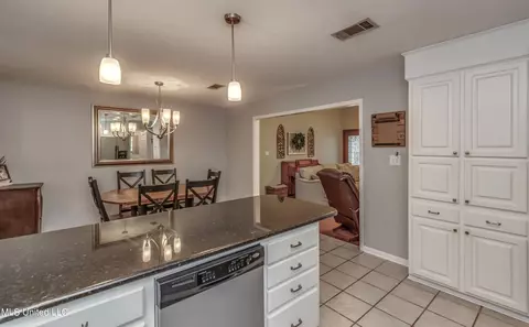 Kitchen - 102 Ditto Cir, Brandon, MS 39042 photo 5 of 6