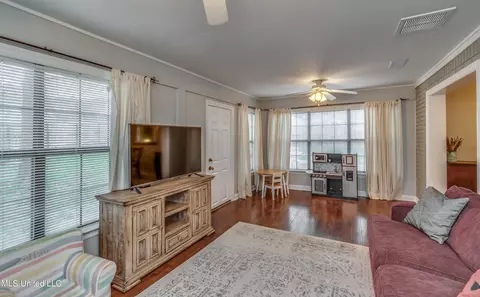 Living - 102 Ditto Cir, Brandon, MS 39042 photo 9 of 9