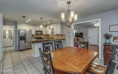 Dining - 102 Ditto Cir, Brandon, MS 39042 photo 3 of 3