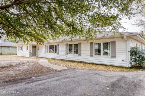 4805 Kendall Ave, Gulfport, MS 39507