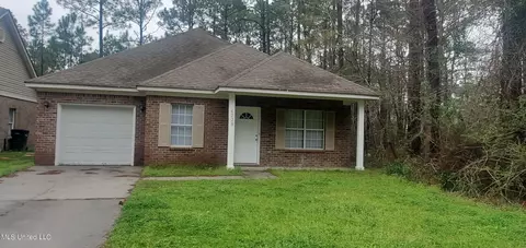 6228 E Oktibbeha St, Bay Saint Louis, MS 39520
