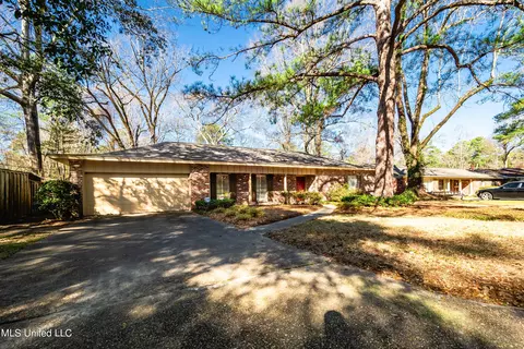 5315 Suffolk Dr, Jackson, MS 39211