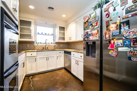 Kitchen - 5315 Suffolk Dr, Jackson, MS 39211 photo 1 of 3