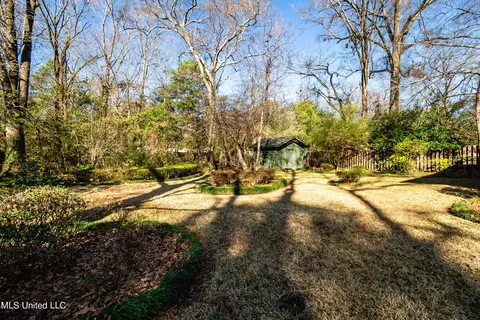 Exterior - 5315 Suffolk Dr, Jackson, MS 39211 photo 6 of 9
