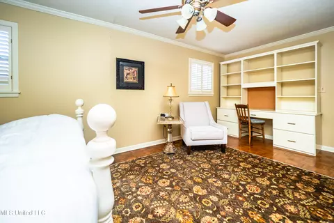 Living - 5315 Suffolk Dr, Jackson, MS 39211 photo 5 of 5