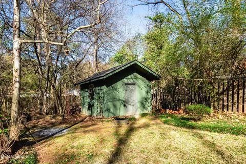 Exterior - 5315 Suffolk Dr, Jackson, MS 39211 photo 7 of 9