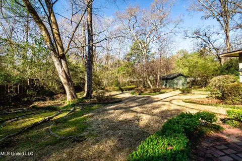 Exterior - 5315 Suffolk Dr, Jackson, MS 39211 photo 4 of 9