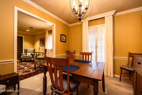 Dining - 5315 Suffolk Dr, Jackson, MS 39211 photo 1 of 2