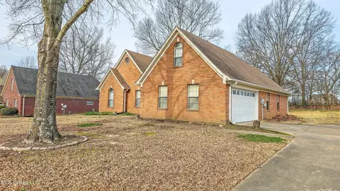 Exterior - 7635 Broken Hickory Dr, Walls, MS 38680 photo 3 of 8