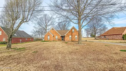 Exterior - 7635 Broken Hickory Dr, Walls, MS 38680 photo 2 of 8