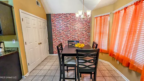 Dining - 7635 Broken Hickory Dr, Walls, MS 38680 photo 1 of 1