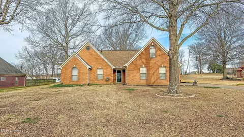 7635 Broken Hickory Dr, Walls, MS 38680