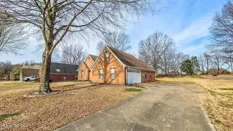Exterior - 7635 Broken Hickory Dr, Walls, MS 38680 photo 4 of 8