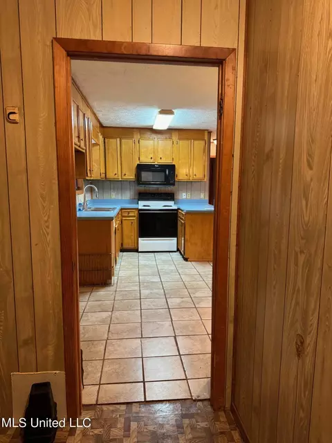 Kitchen - 156 Garrett Rd, Florence, MS 39073 photo 3 of 4