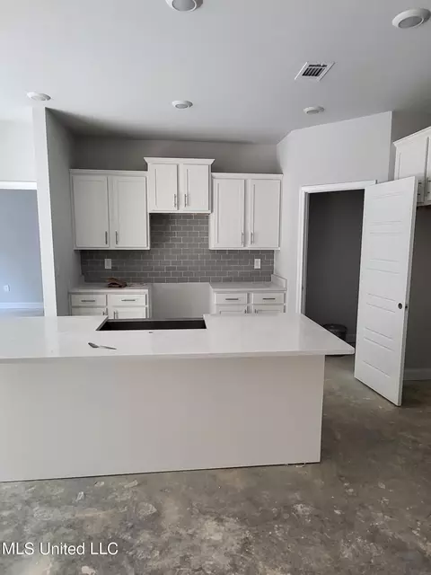 87134 Highpoint Dr, Diamondhead, MS 39525 photo 4
