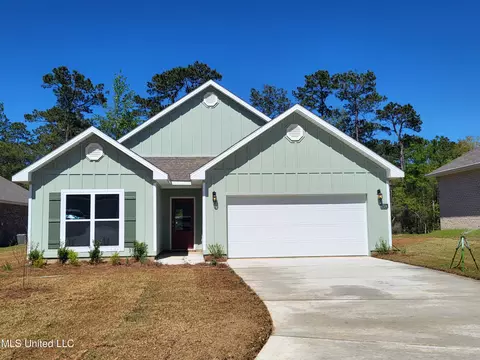 87134 Highpoint Dr, Diamondhead, MS 39525