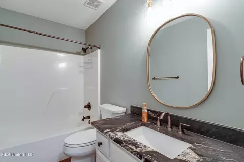 Bath - 1680 Cedar Lake Cv, Hernando, MS 38632 photo 7 of 7