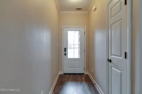 Entry Way - 1680 Cedar Lake Cv, Hernando, MS 38632 photo 1 of 1