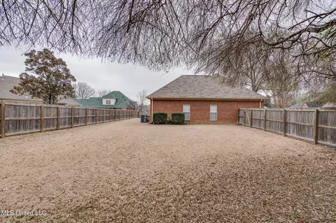 Exterior - 1680 Cedar Lake Cv, Hernando, MS 38632 photo 11 of 12