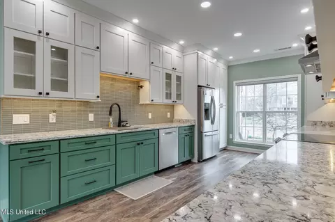 Kitchen - 1680 Cedar Lake Cv, Hernando, MS 38632 photo 1 of 6